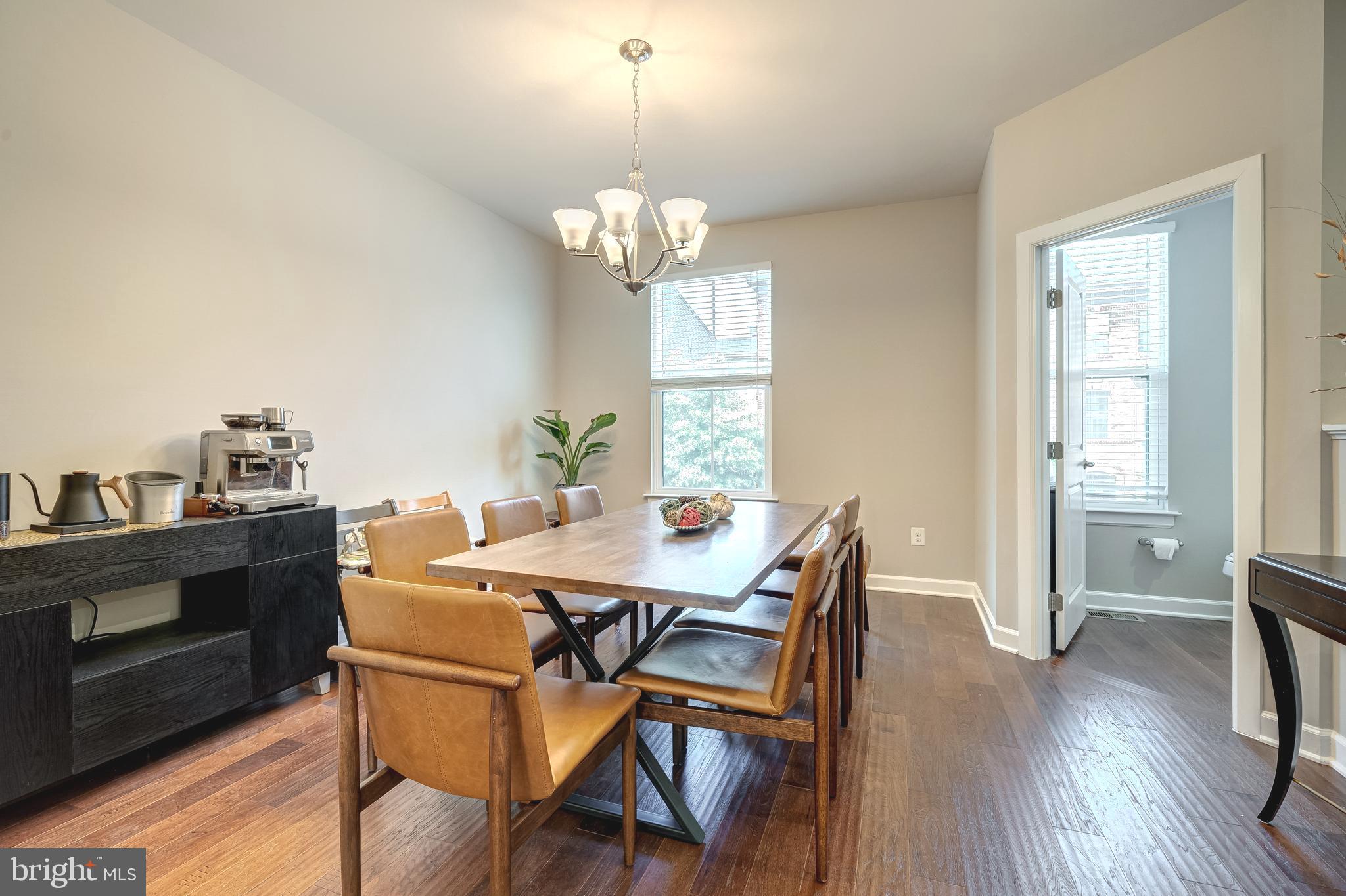 METRO ROW - Residential Lease
