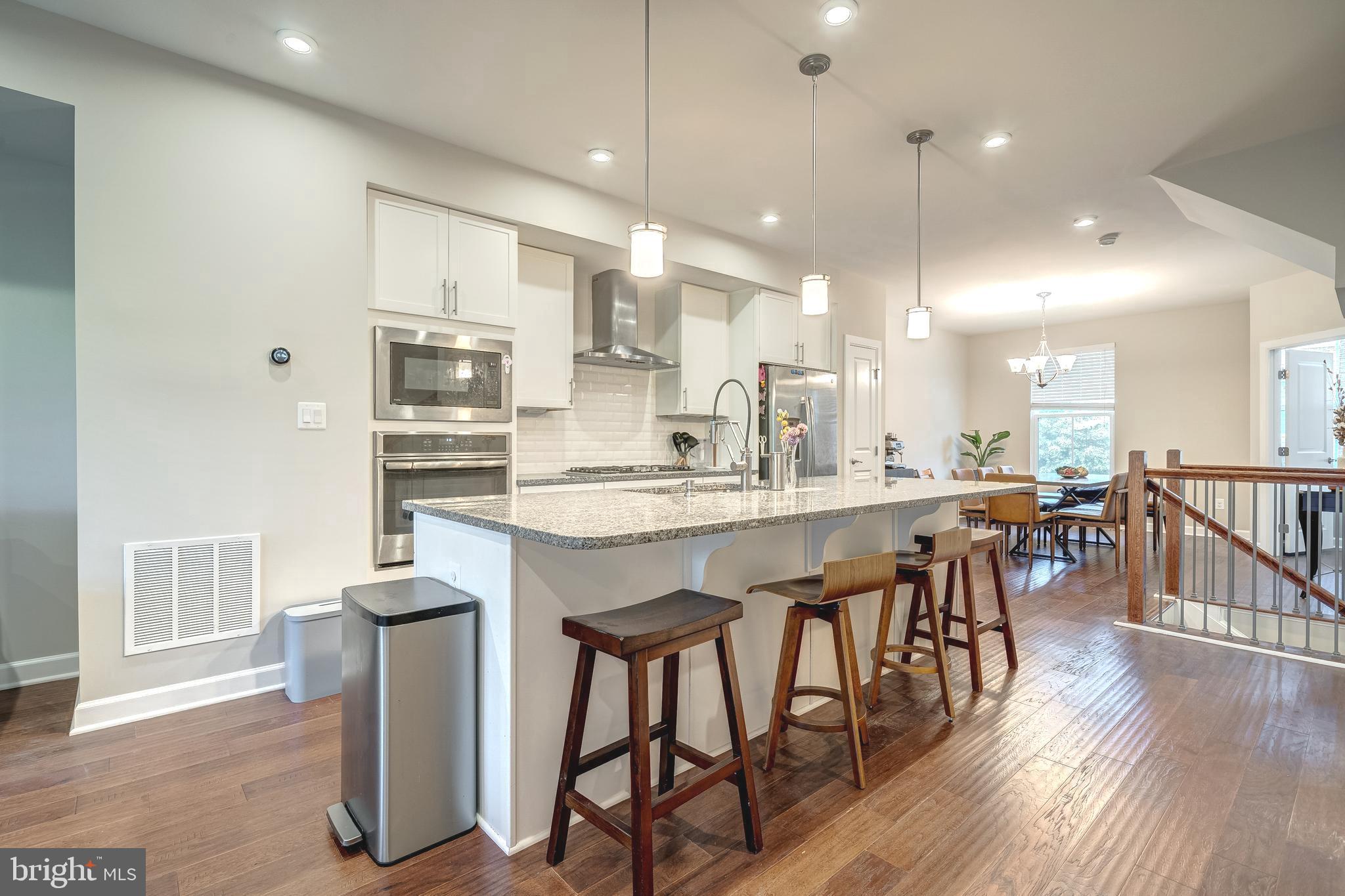 METRO ROW - Residential Lease