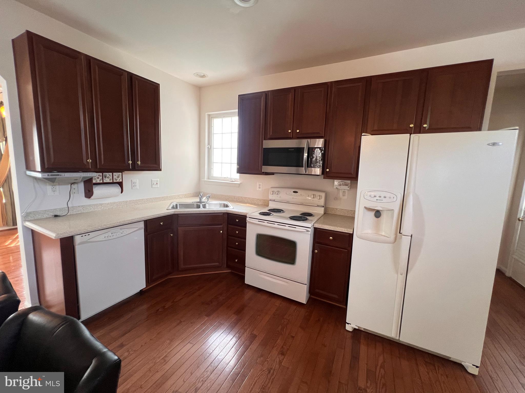 HUNTFIELD - Residential Lease