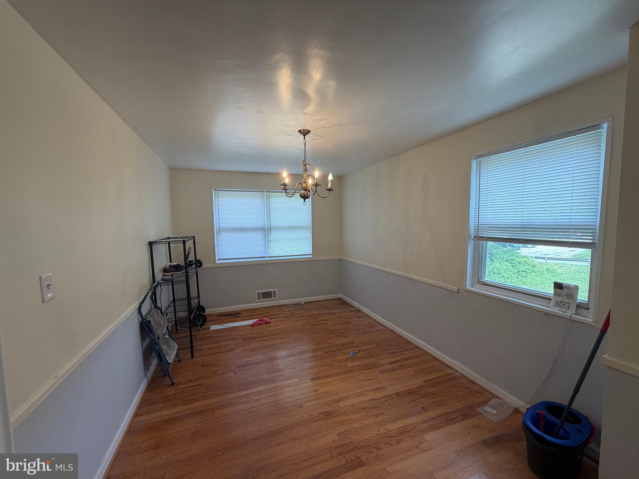WEST HILLS - Residential