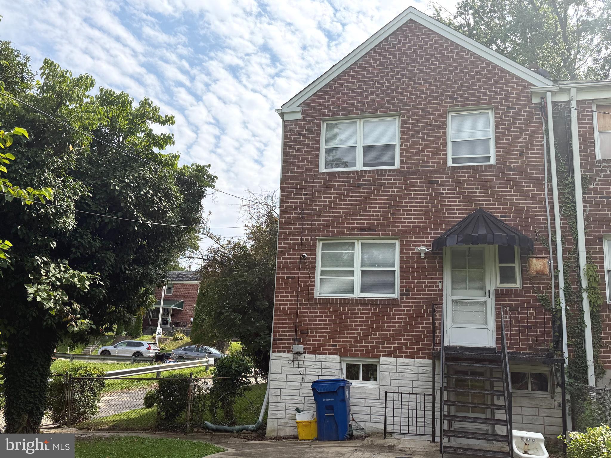 WEST HILLS - Residential
