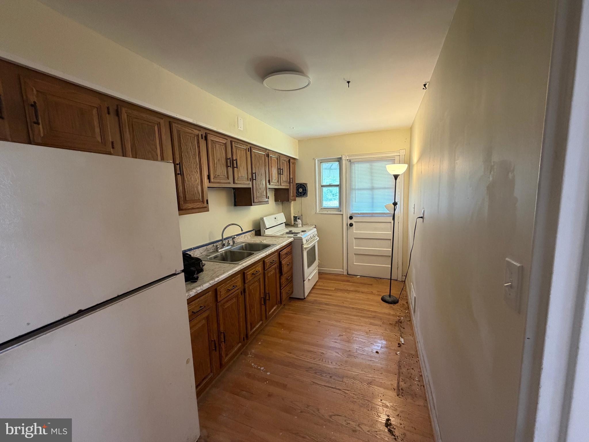 WEST HILLS - Residential