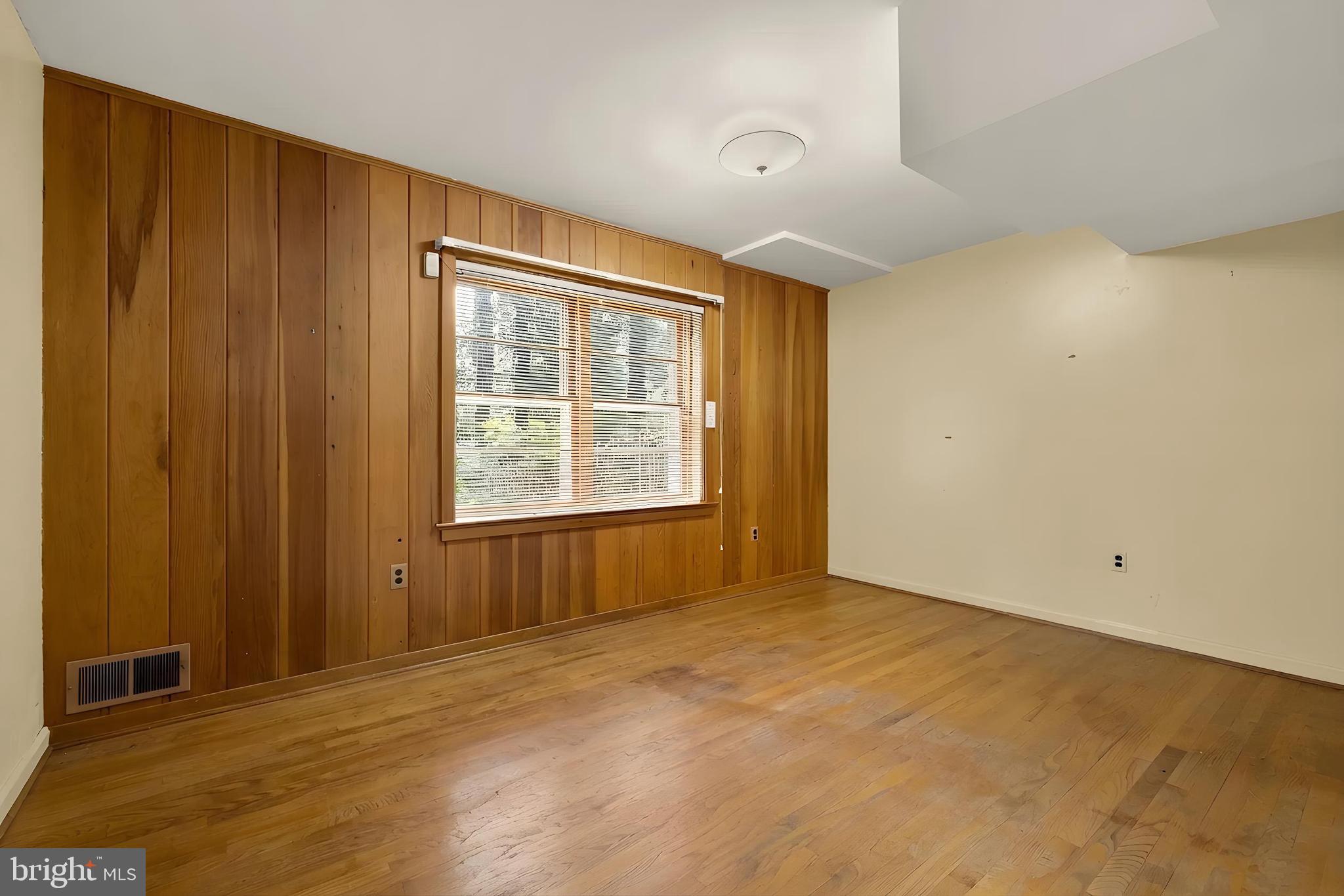 LOCUST RIDGE - Residential