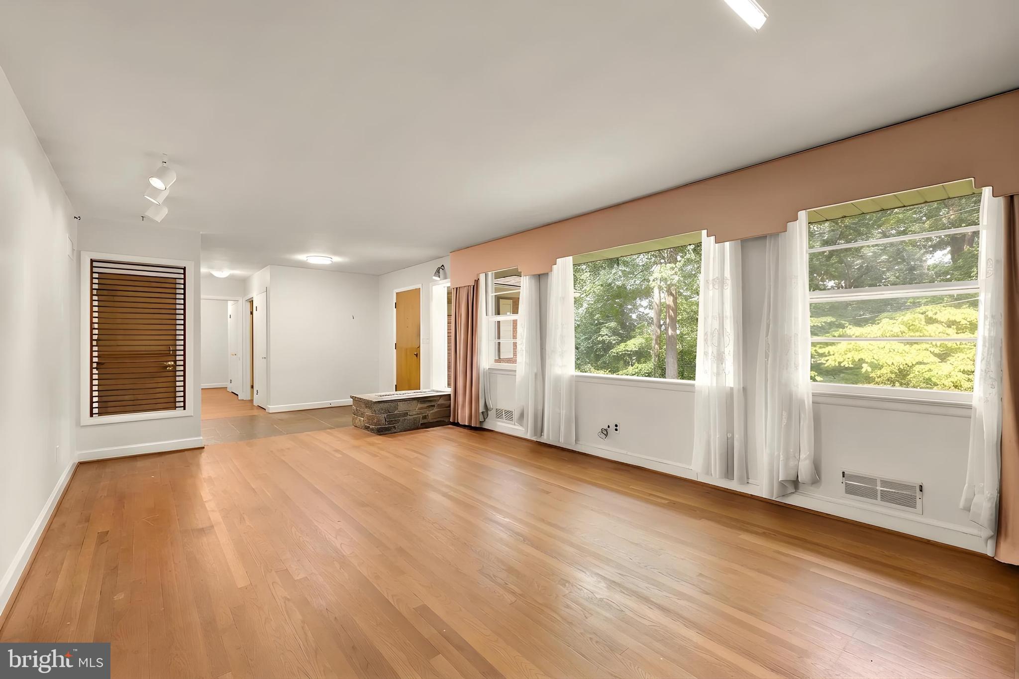 LOCUST RIDGE - Residential