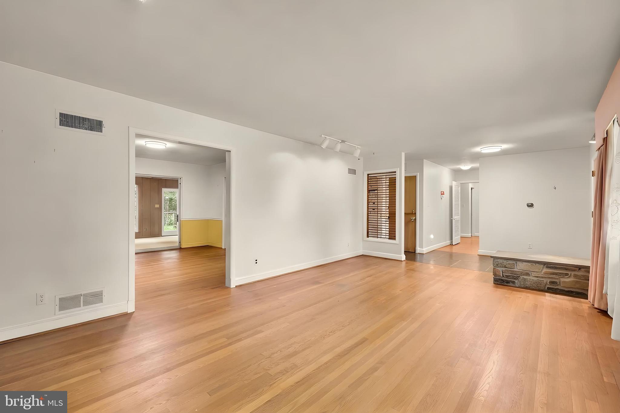 LOCUST RIDGE - Residential