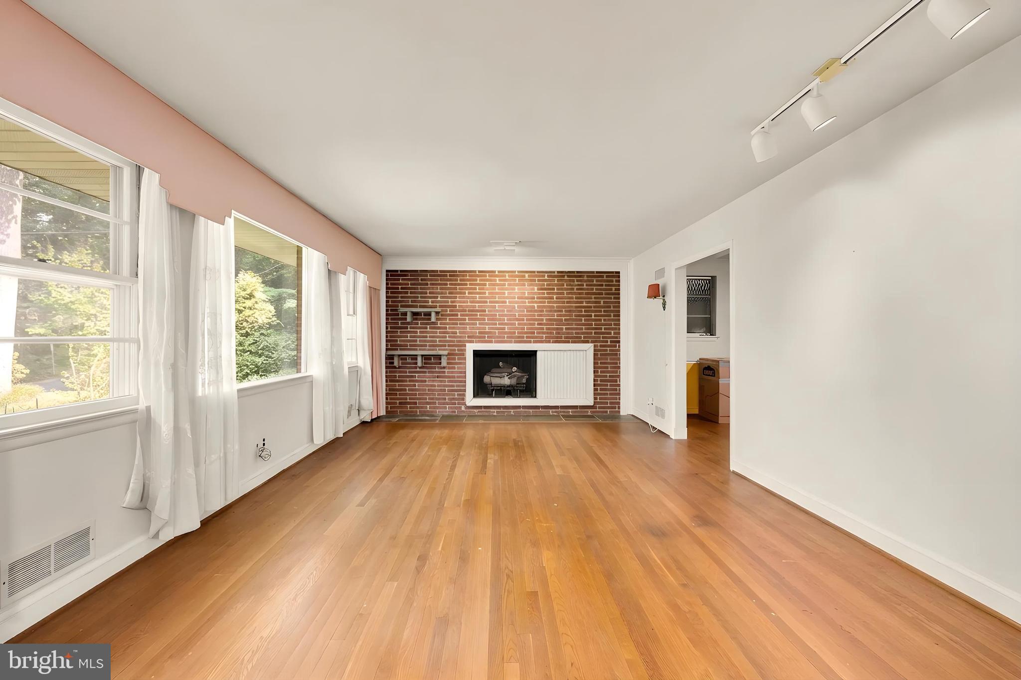LOCUST RIDGE - Residential