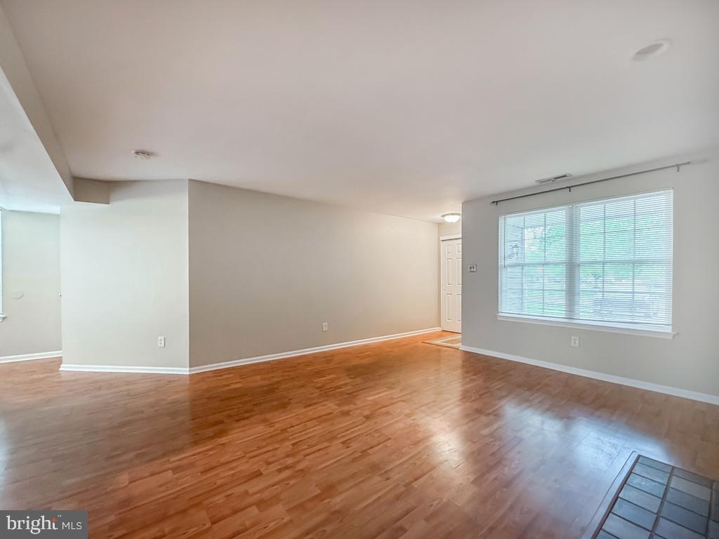 ROSE HOLLOW - Residential