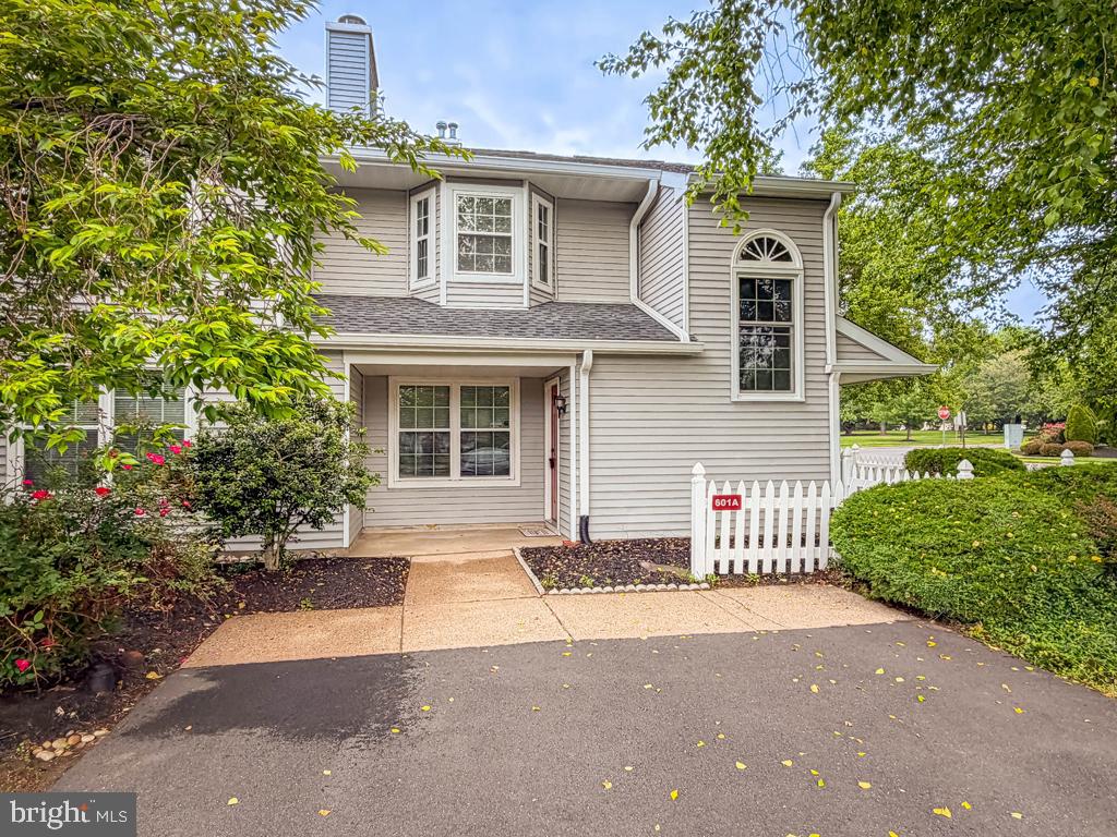 ROSE HOLLOW - Residential