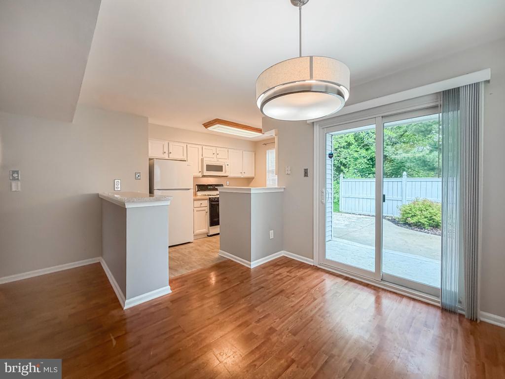 ROSE HOLLOW - Residential