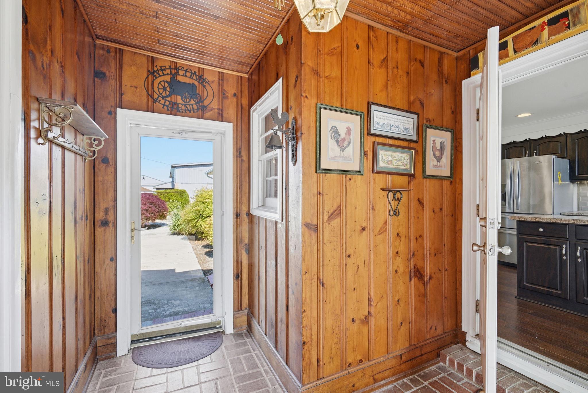 WORTON - Commercial Sale