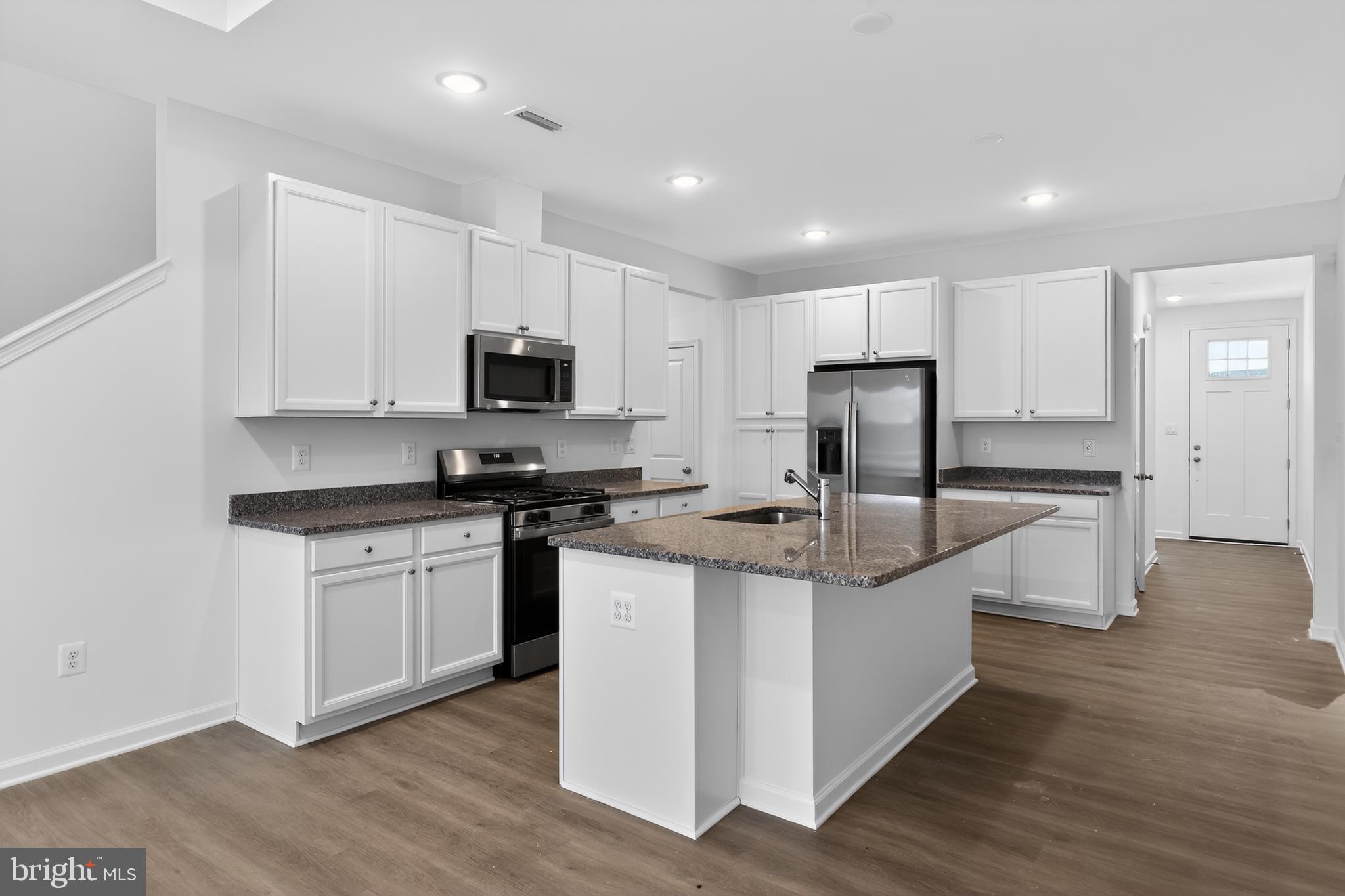 ADMIRAL'S LANDING - Residential
