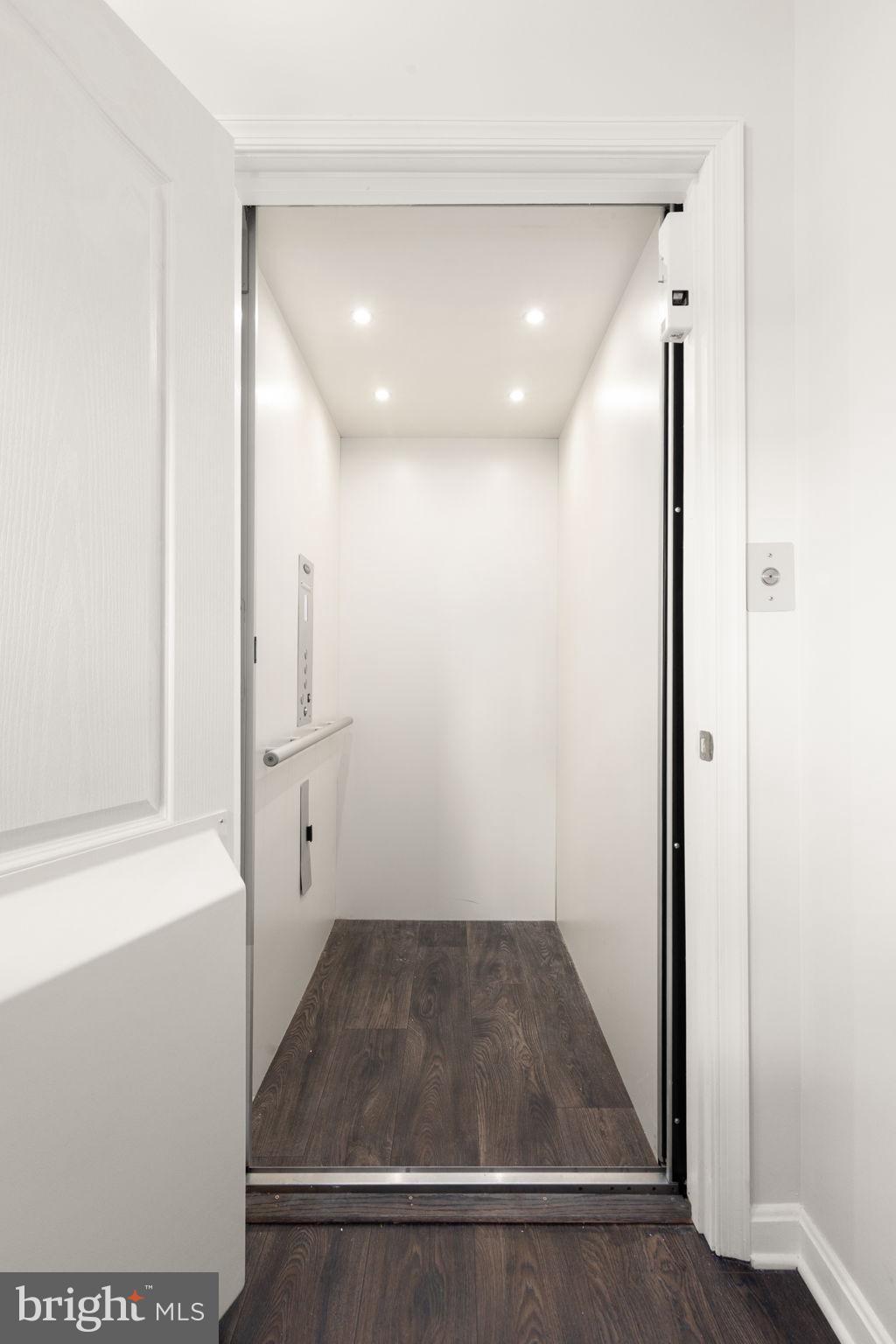 GABLERS SHORE - Residential