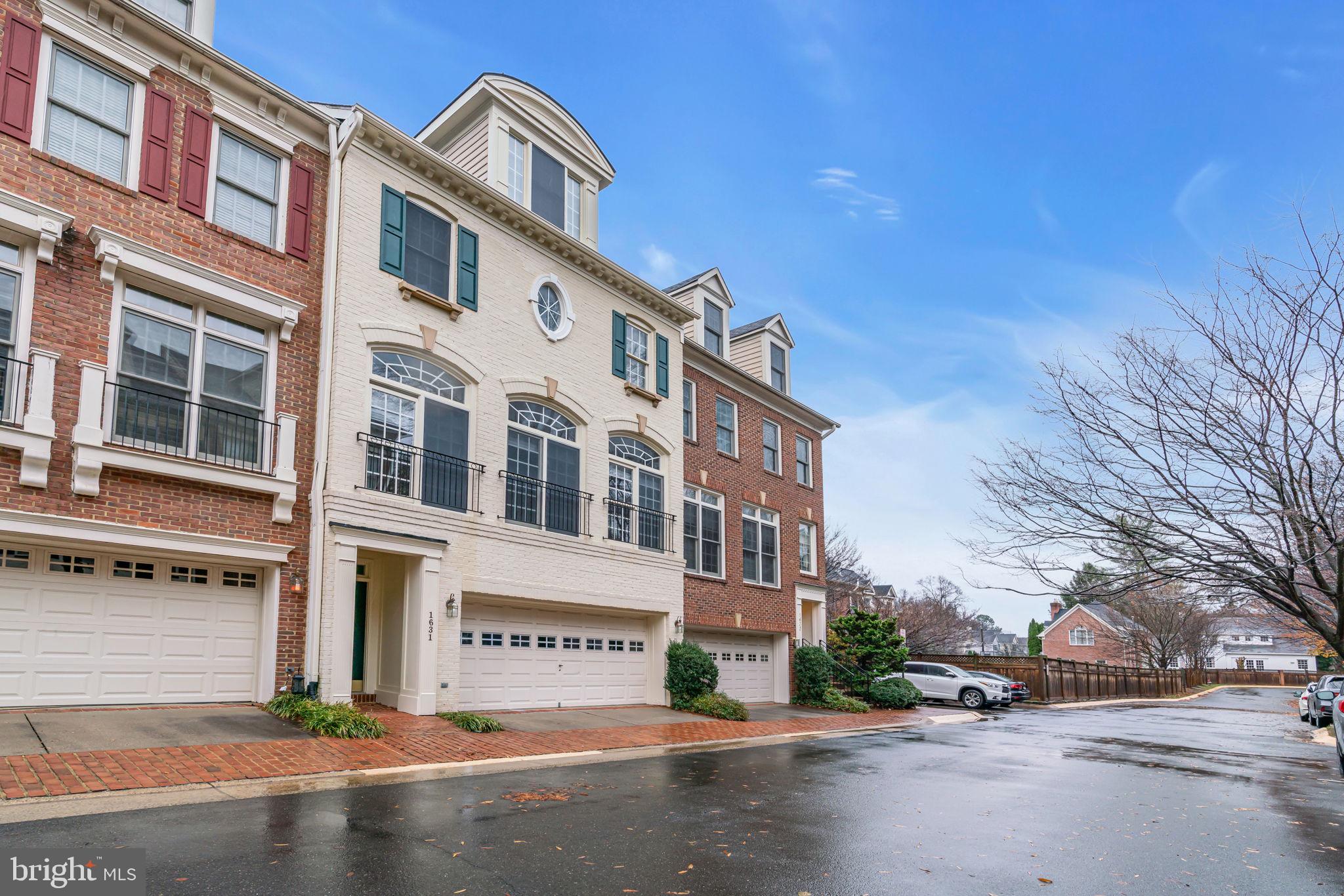 HUNTING RIDGE - Residential