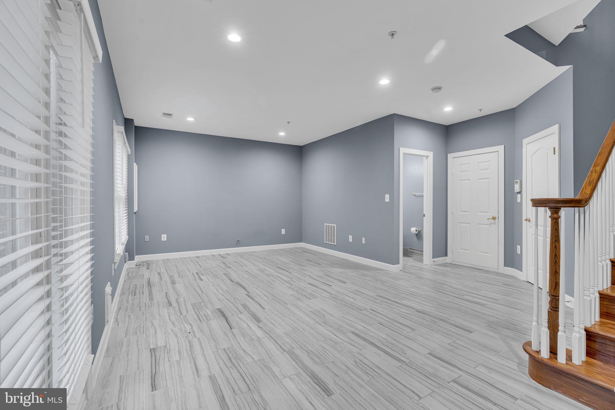 HUNTING RIDGE - Residential