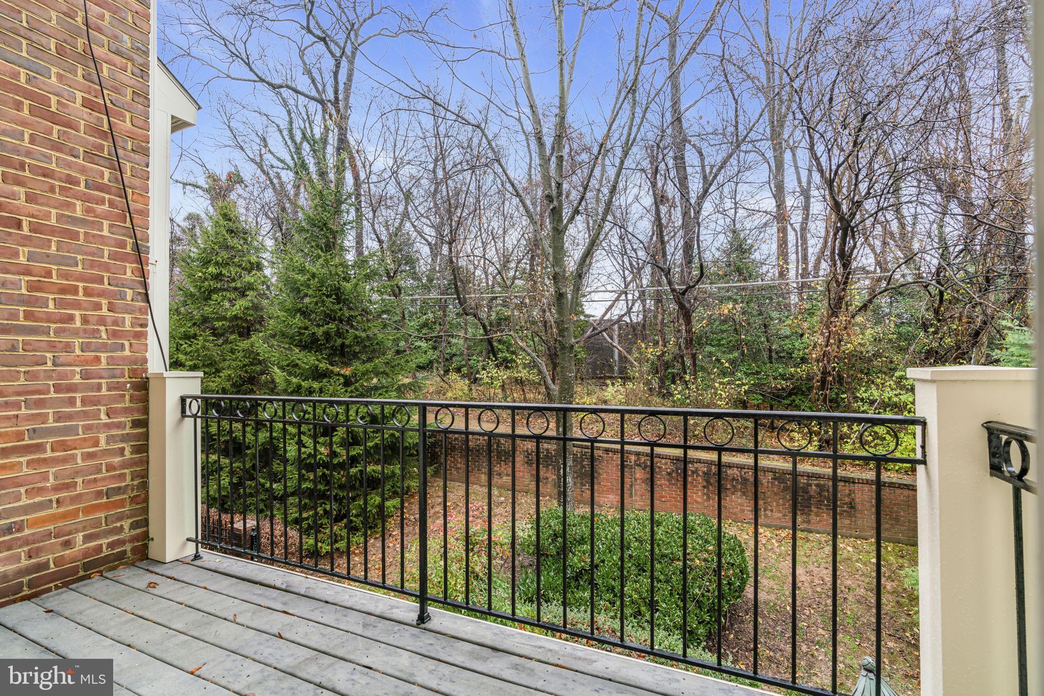 HUNTING RIDGE - Residential