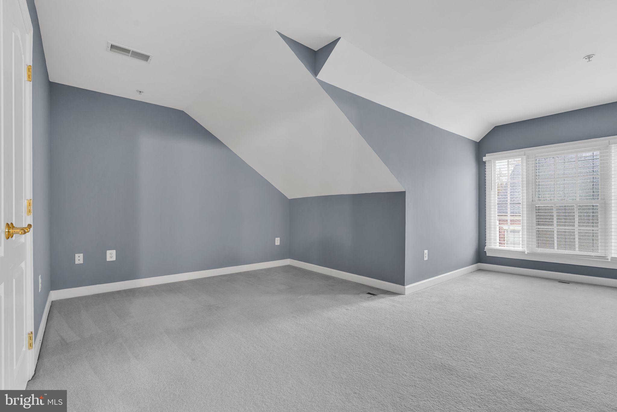 HUNTING RIDGE - Residential