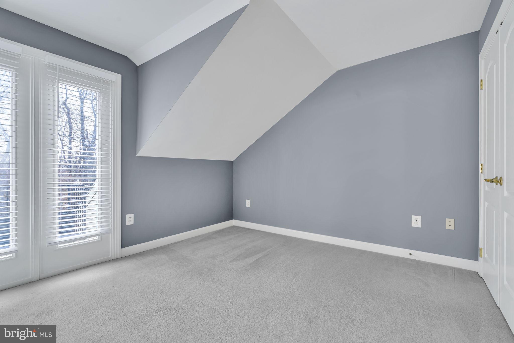 HUNTING RIDGE - Residential