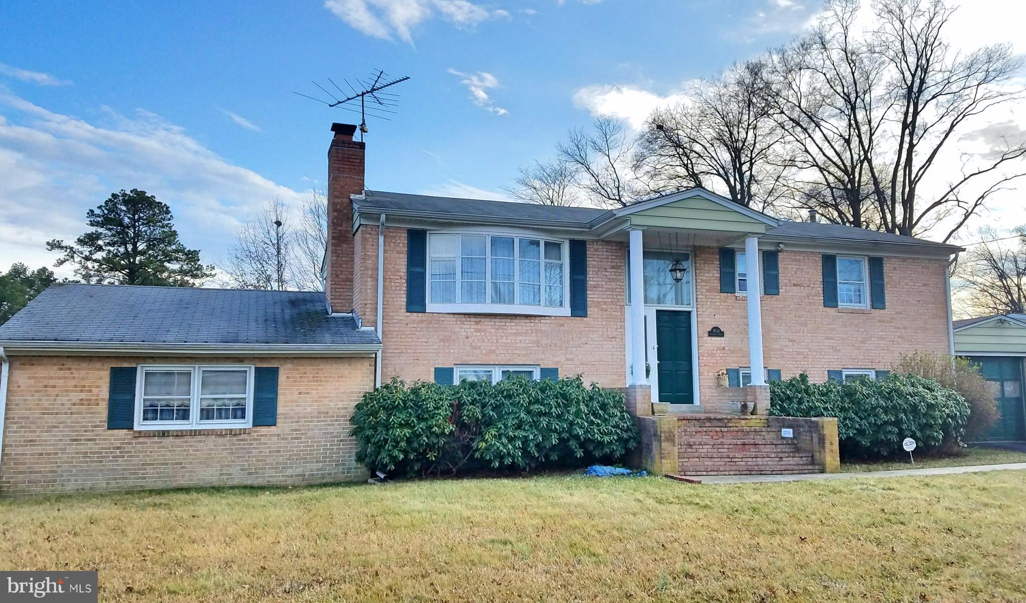 COUNTRY CLUB SOUTH - Residential