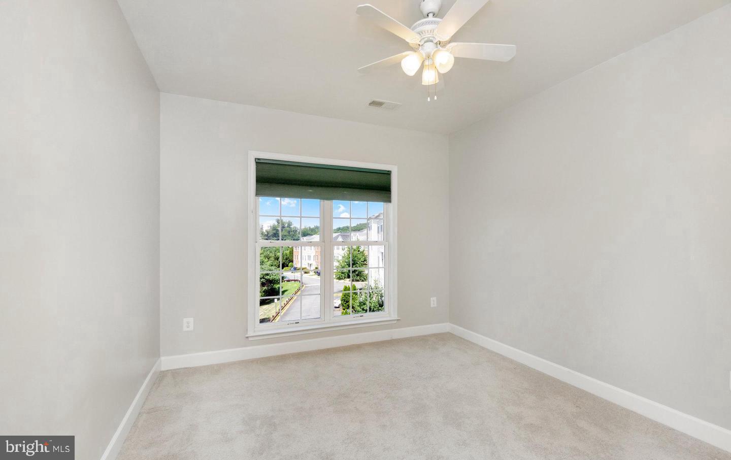 POTOMAC CLUB CONDOMINIUMS - Residential