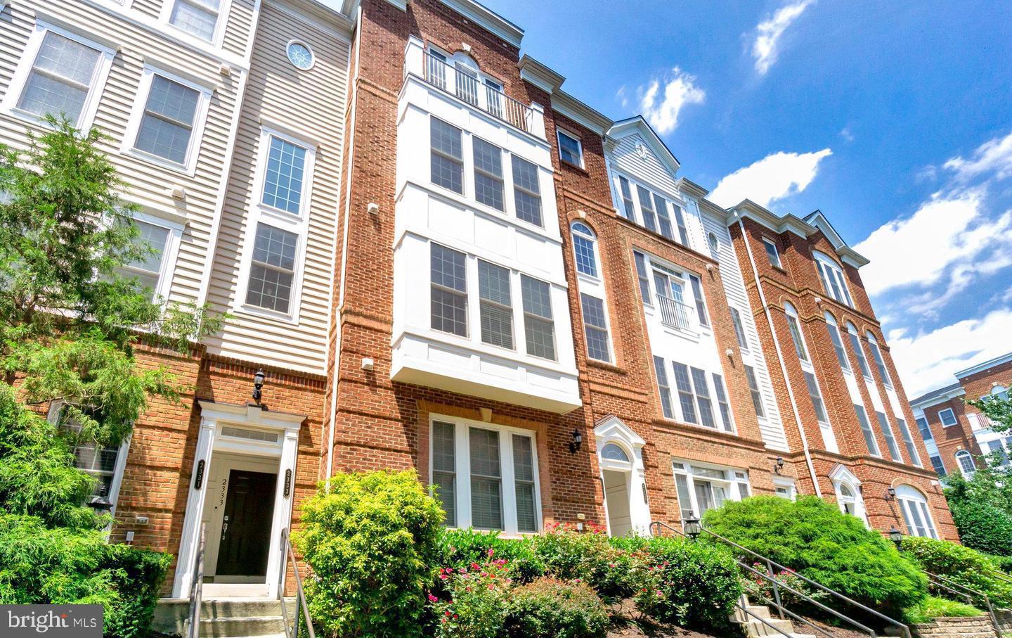 POTOMAC CLUB CONDOMINIUMS - Residential