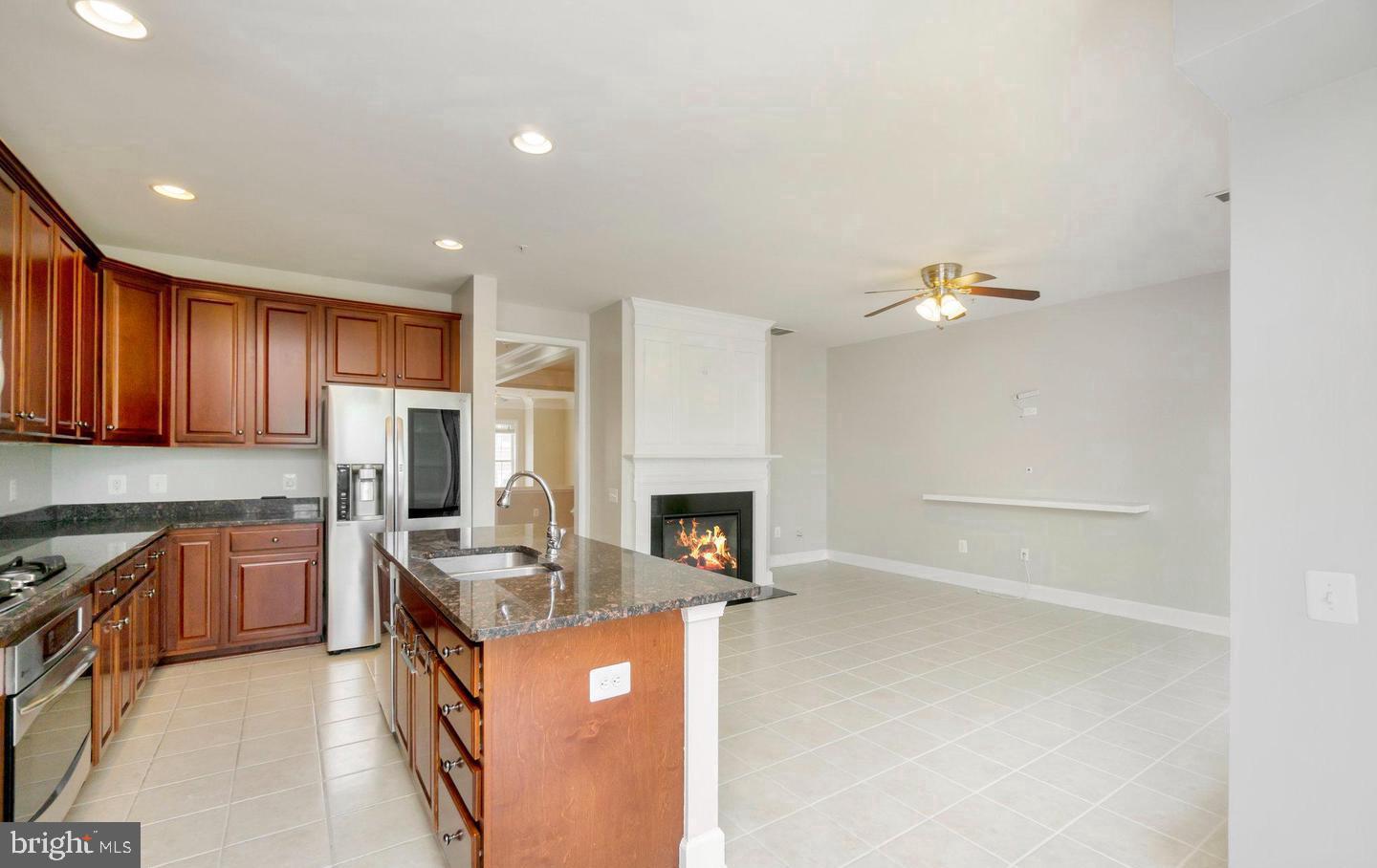POTOMAC CLUB CONDOMINIUMS - Residential