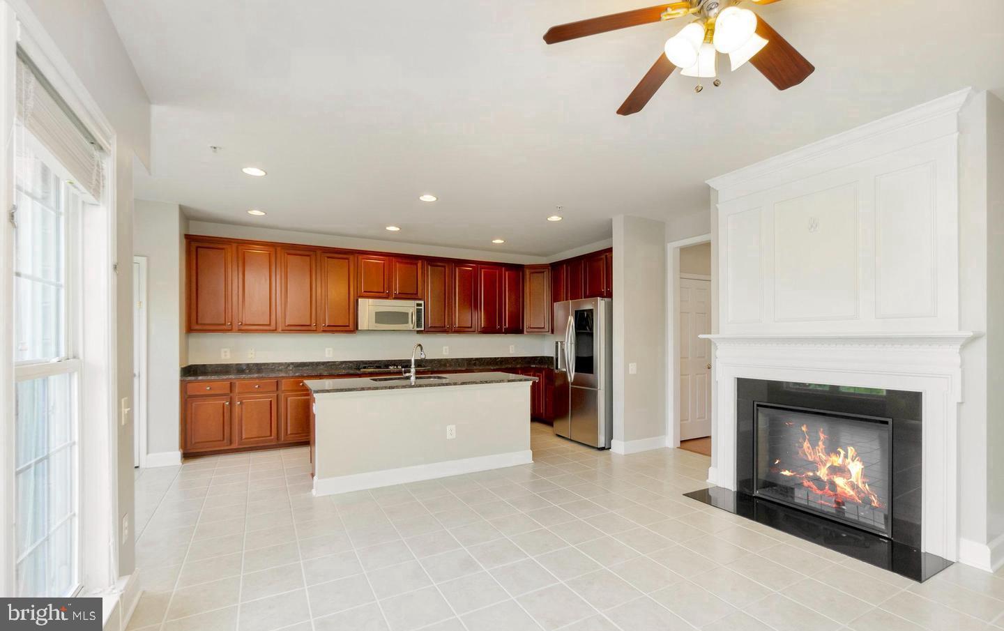 POTOMAC CLUB CONDOMINIUMS - Residential