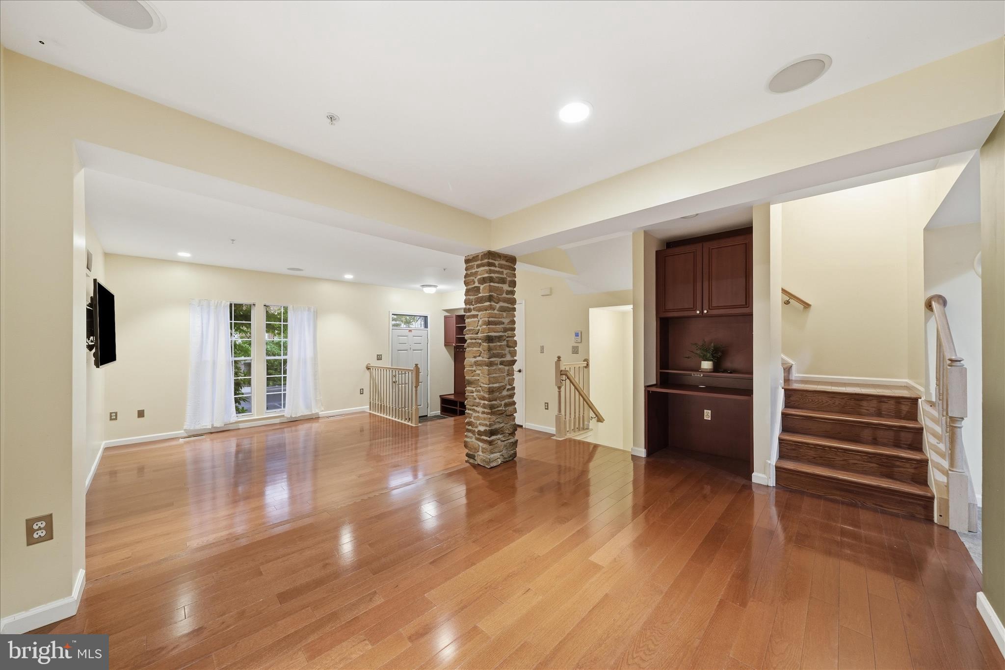 VILLAGE OF CLOPPERS MILL - Residential