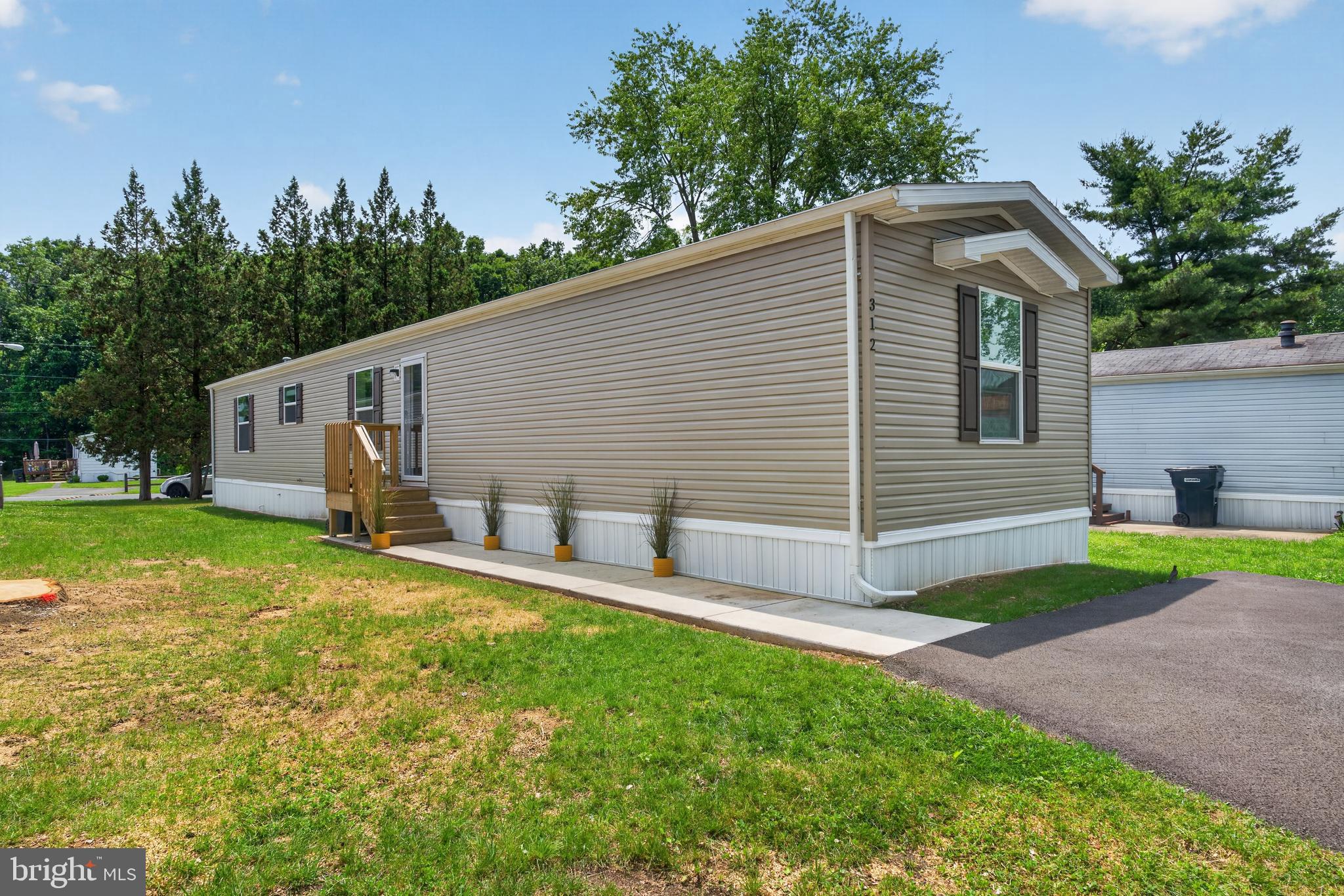 WILLOUGHBY BEACH - Residential