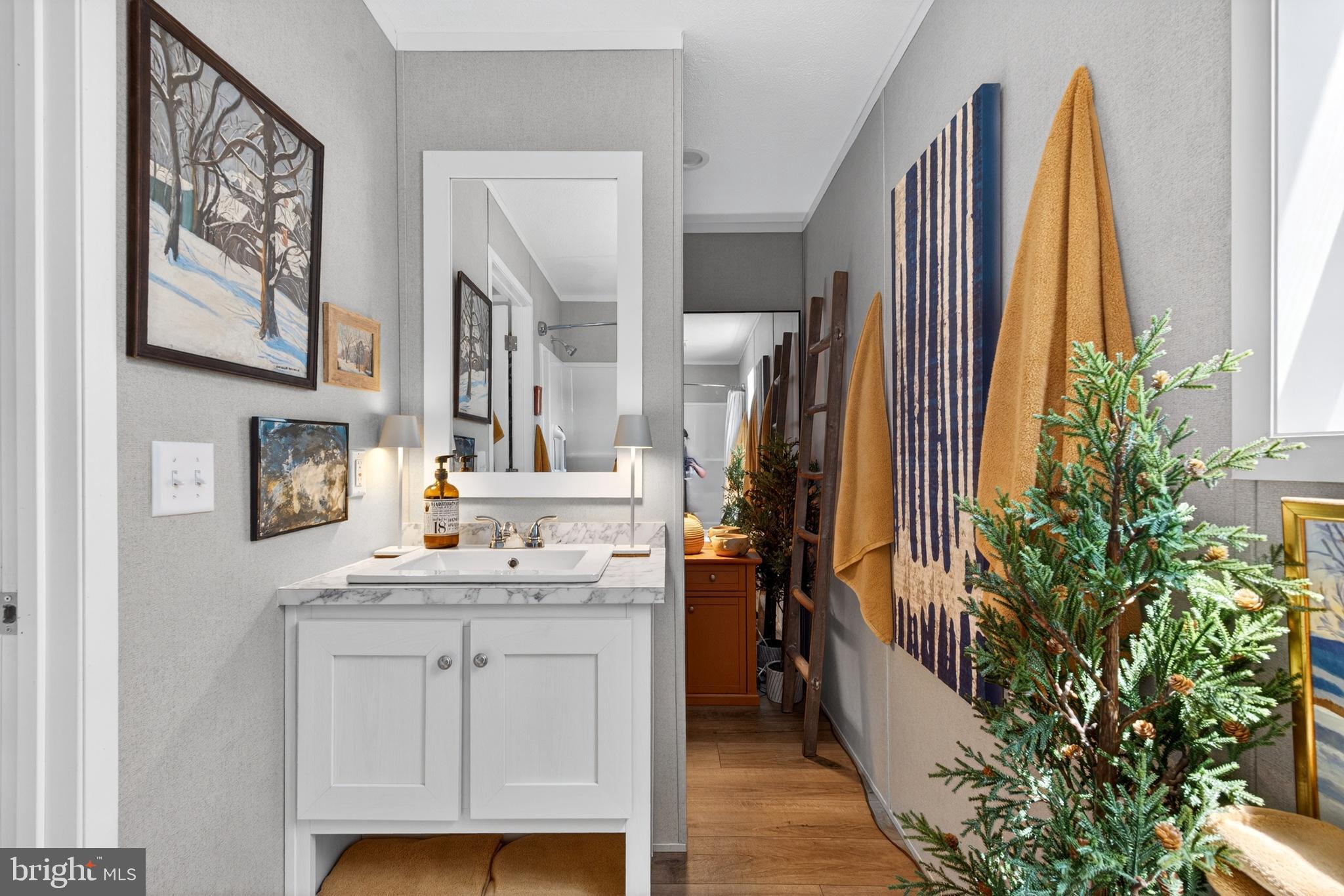 WILLOUGHBY BEACH - Residential