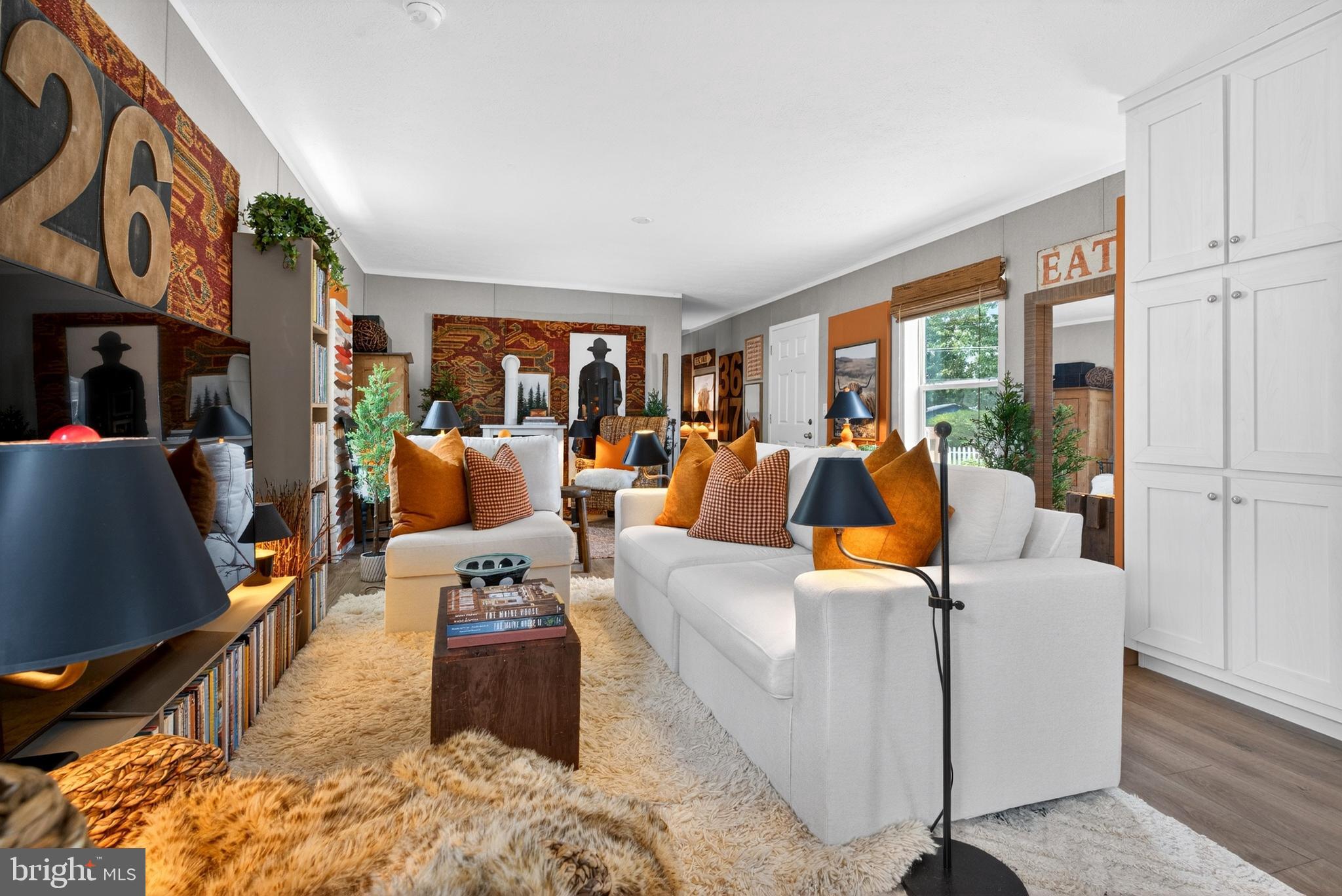 WILLOUGHBY BEACH - Residential