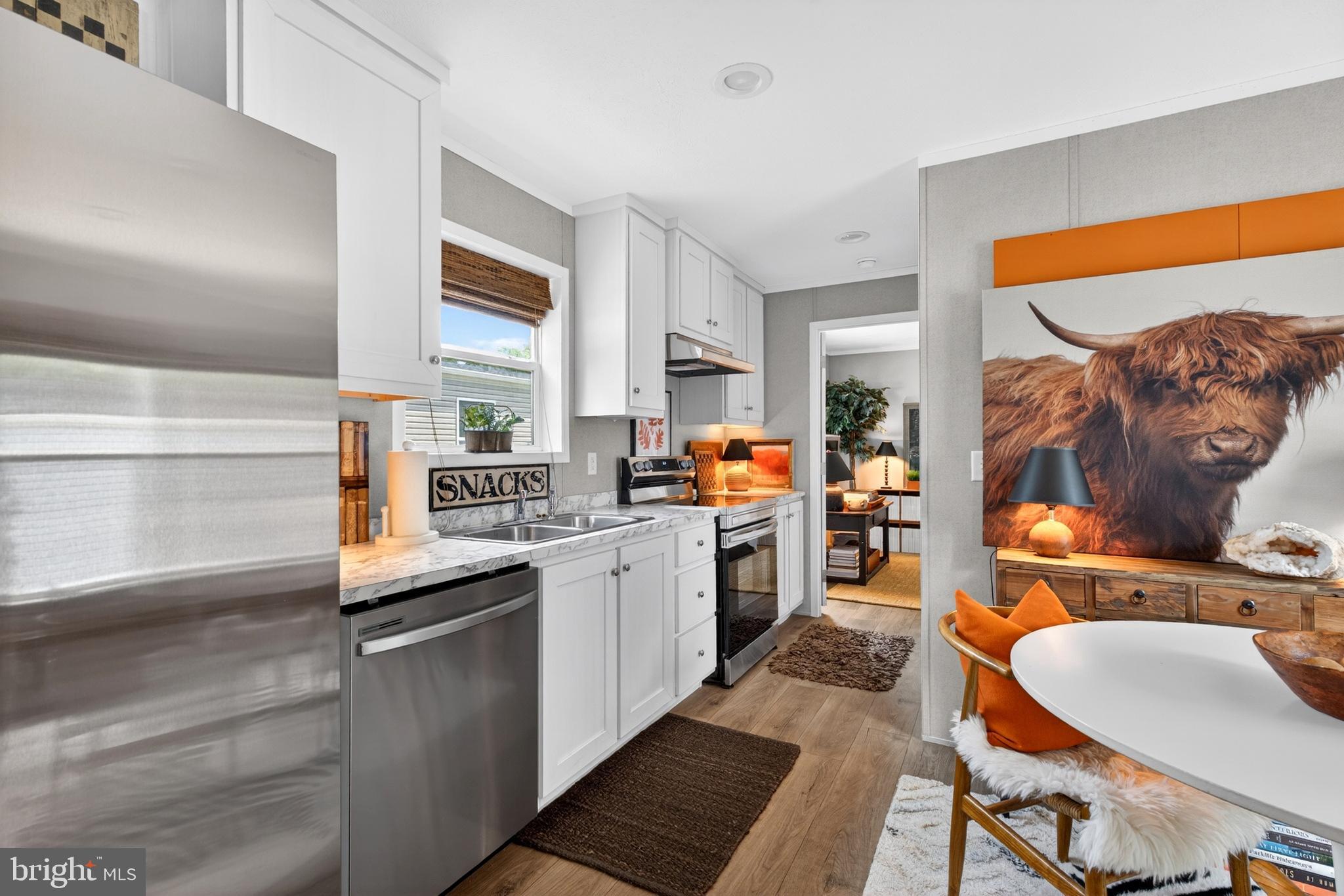WILLOUGHBY BEACH - Residential