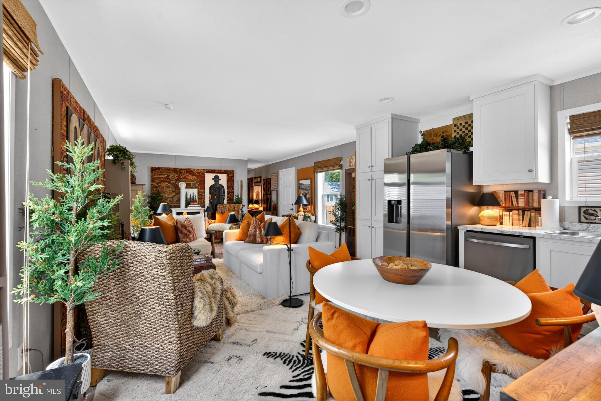 WILLOUGHBY BEACH - Residential