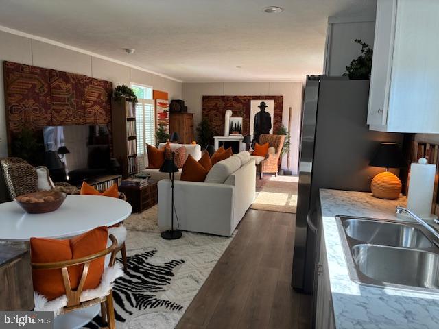 WILLOUGHBY BEACH - Residential