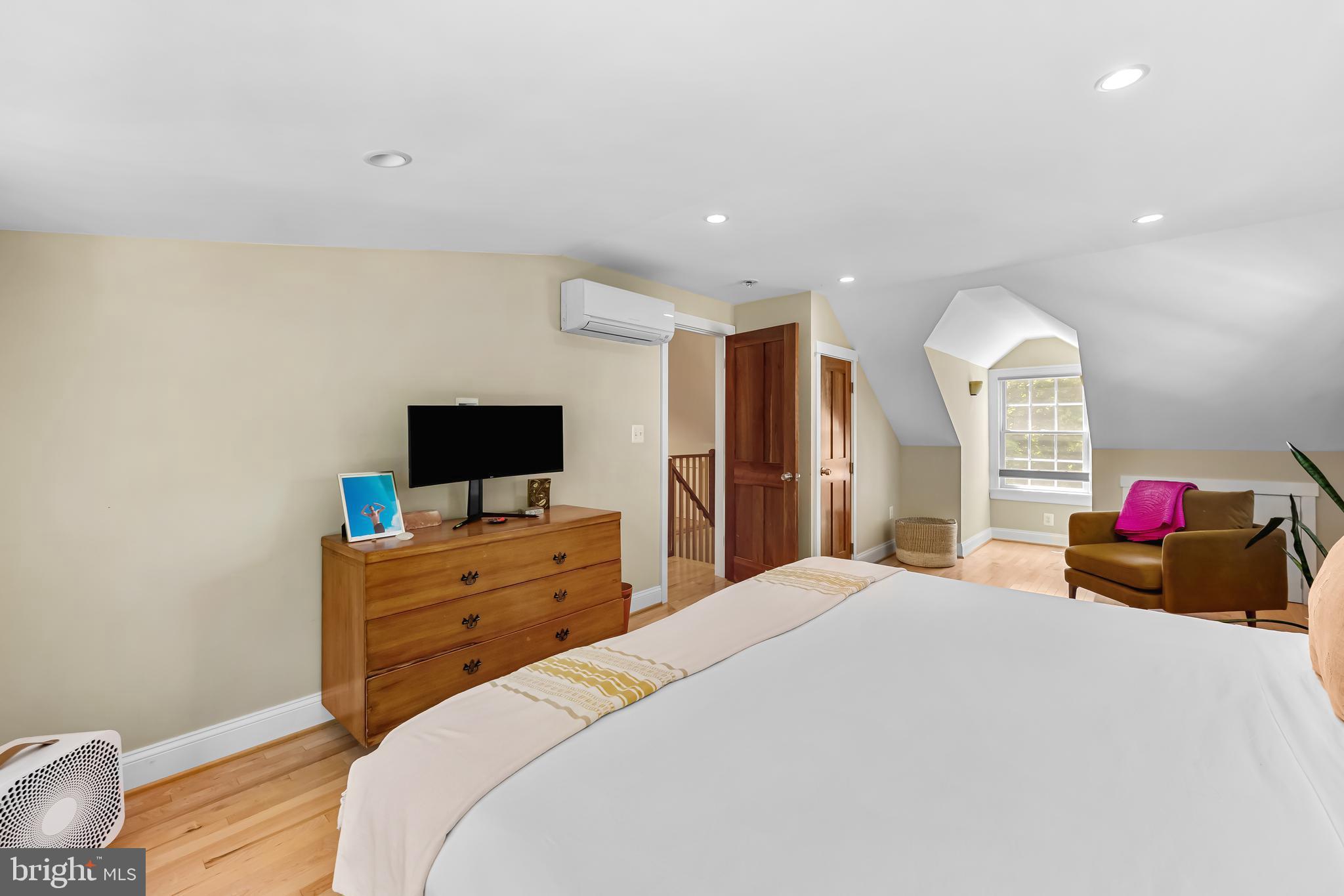MOUNT WASHINGTON - Residential