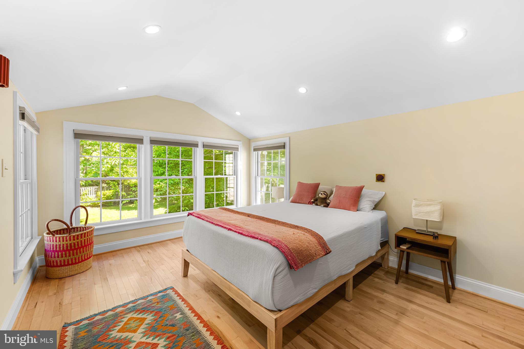 MOUNT WASHINGTON - Residential