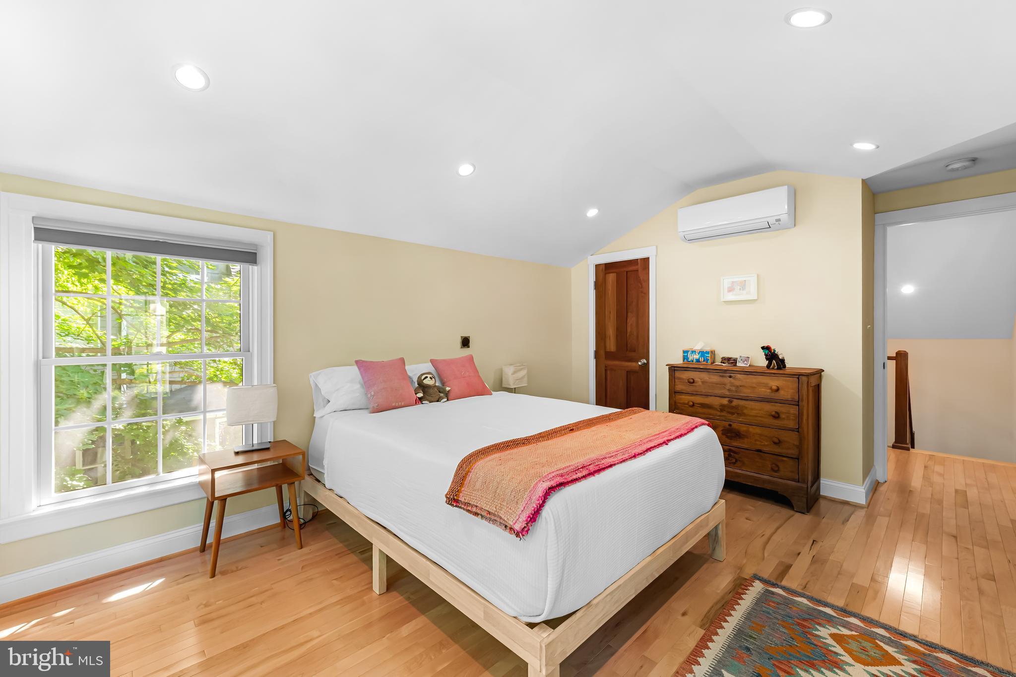 MOUNT WASHINGTON - Residential