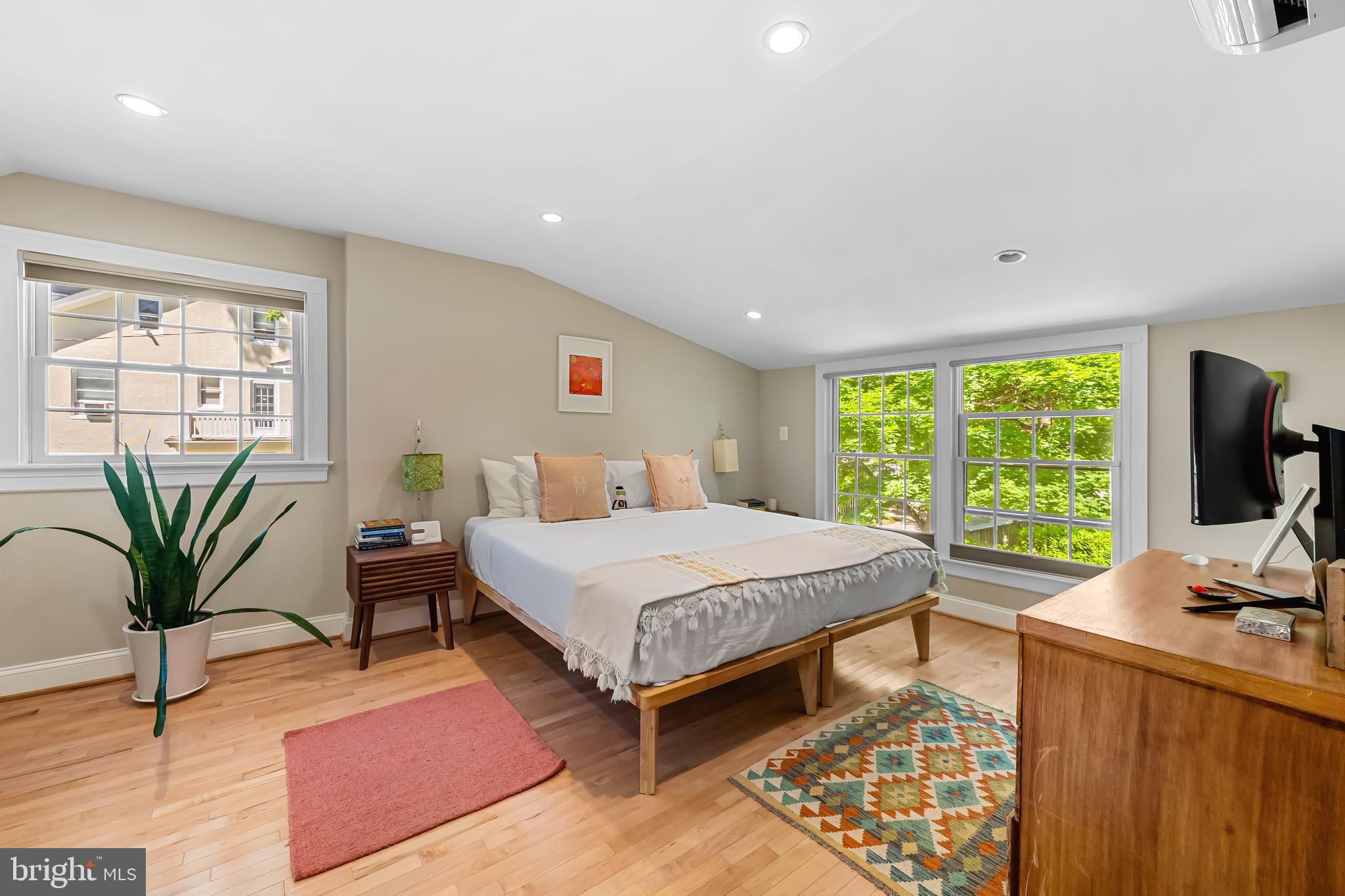 MOUNT WASHINGTON - Residential