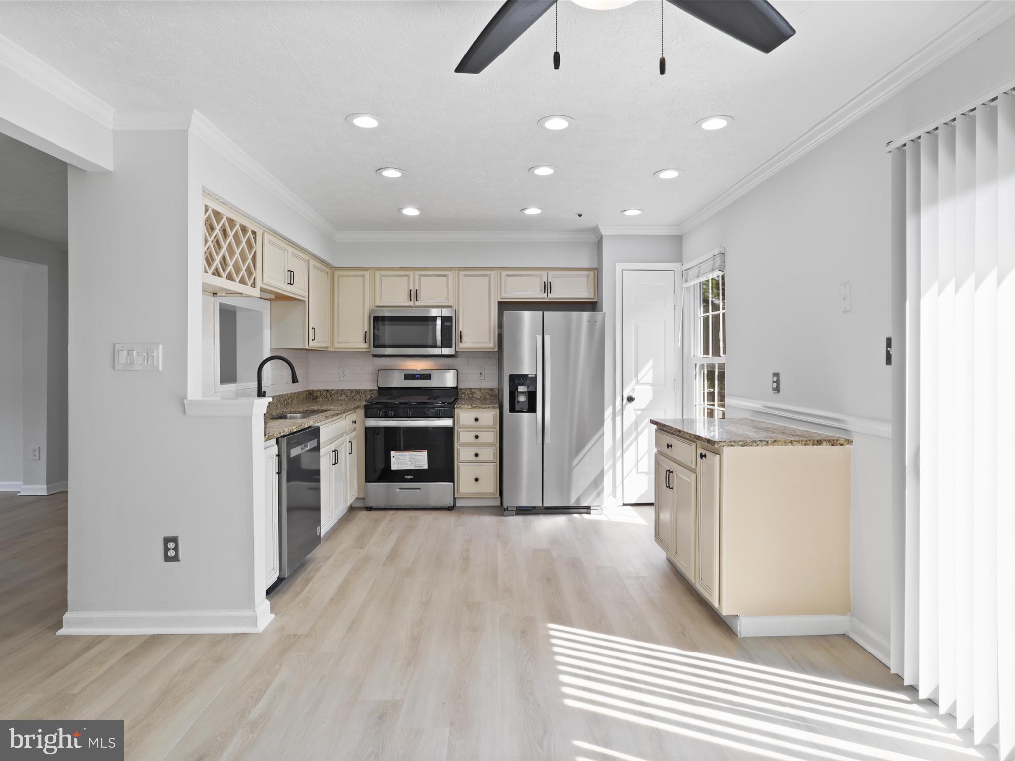 HILLCREST TOWNE - Residential
