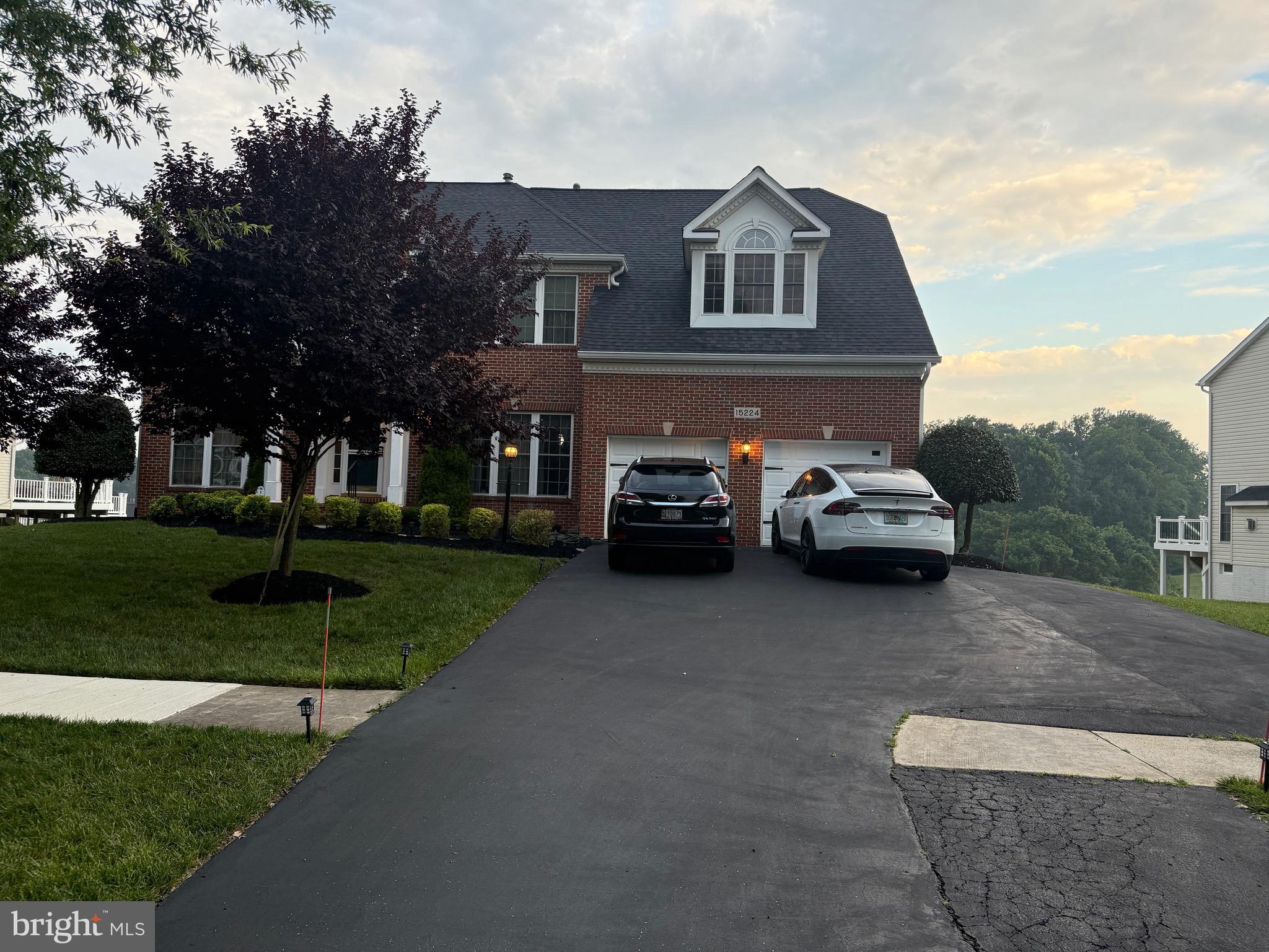 BRIARCLIFF MANOR - Residential