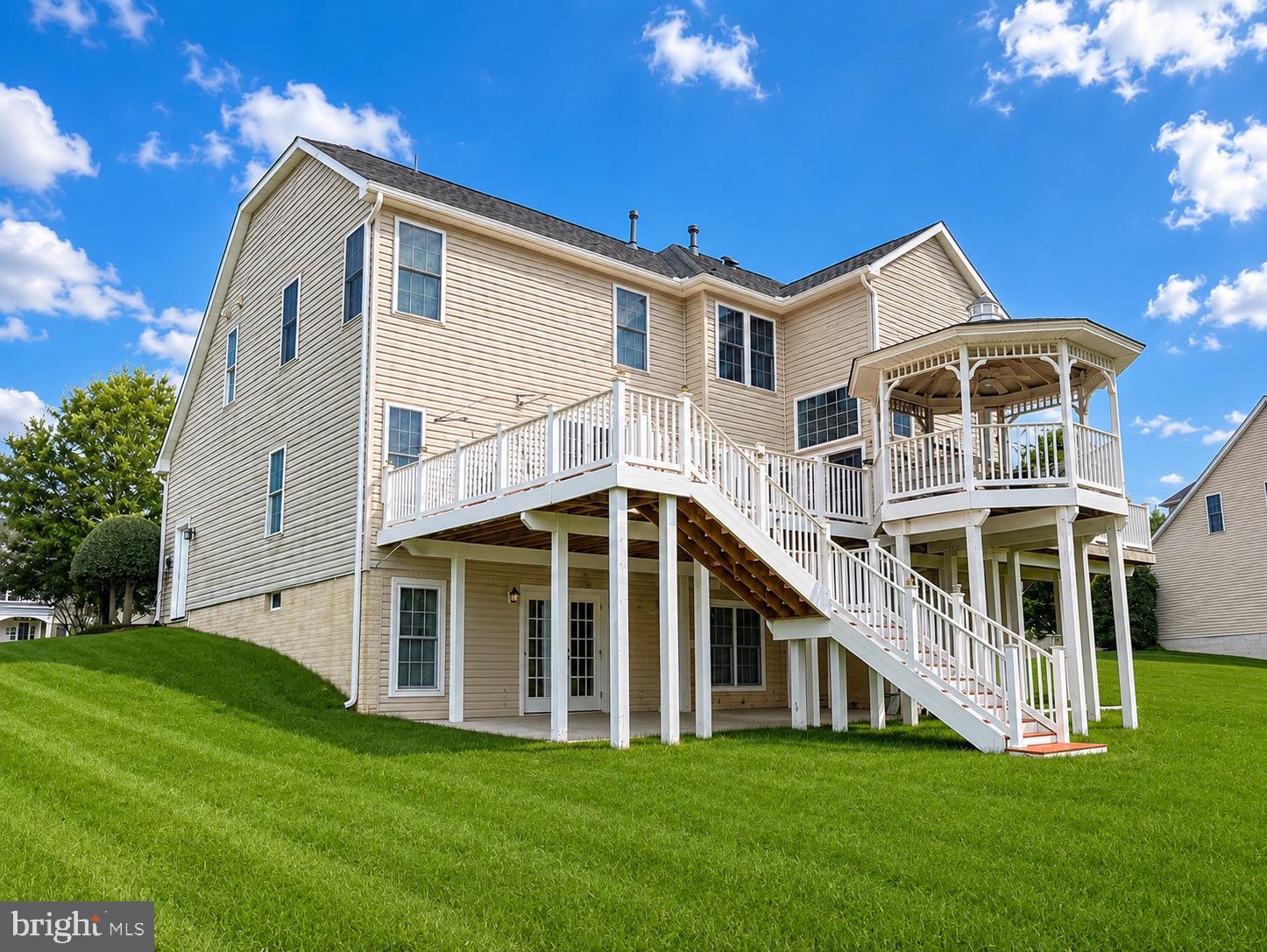 BRIARCLIFF MANOR - Residential