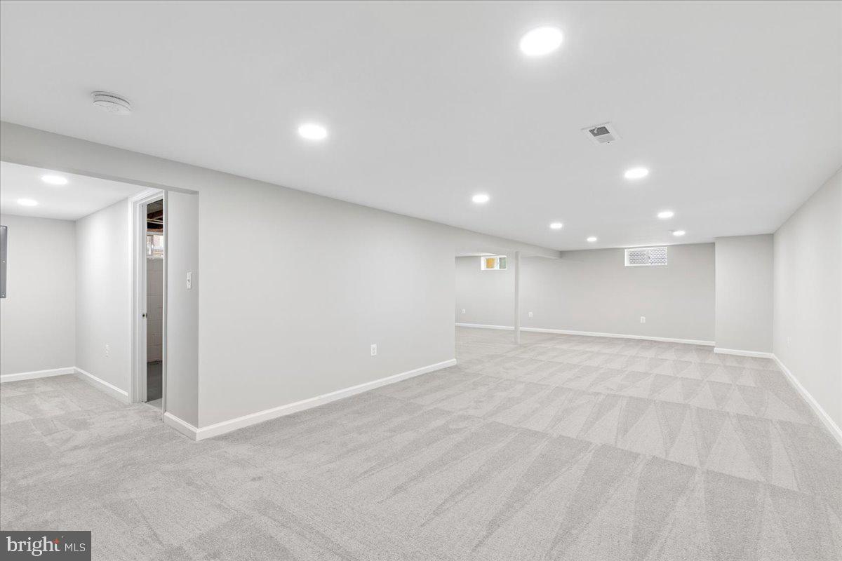 ARUNDEL GARDENS - Residential