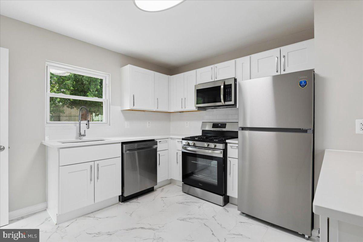 ARUNDEL GARDENS - Residential