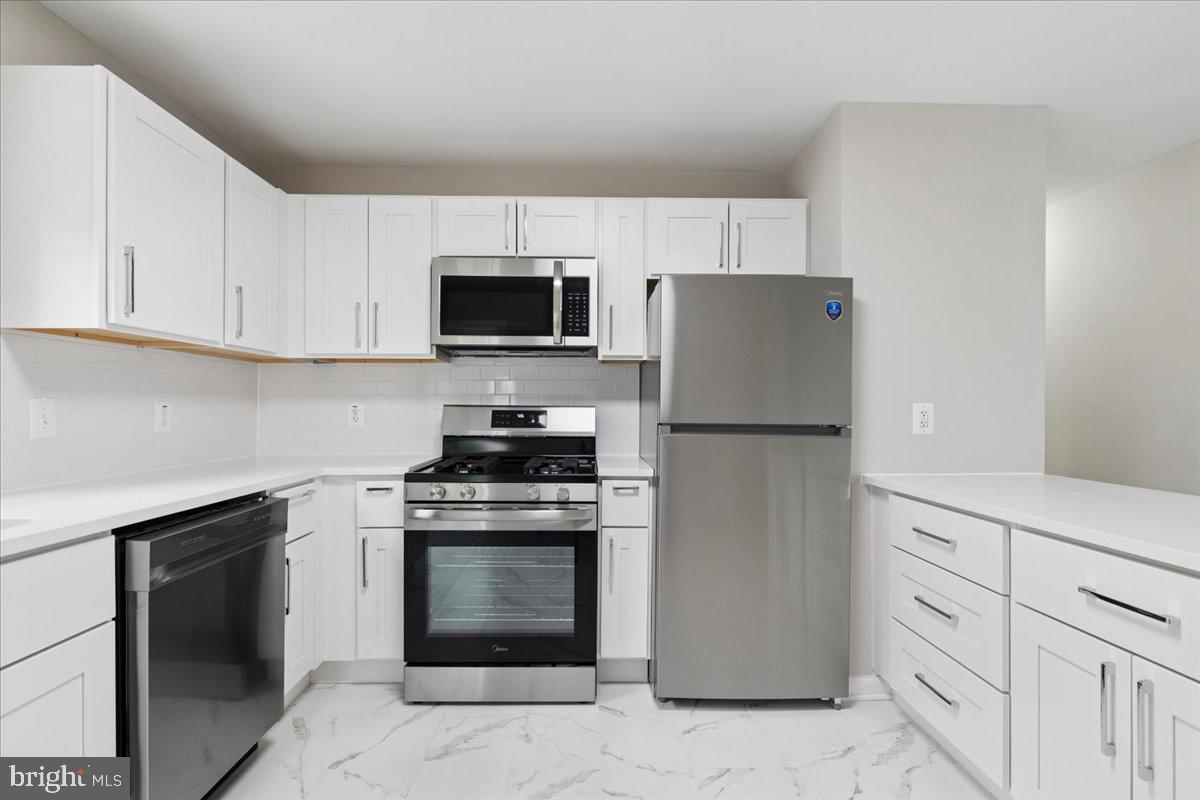 ARUNDEL GARDENS - Residential