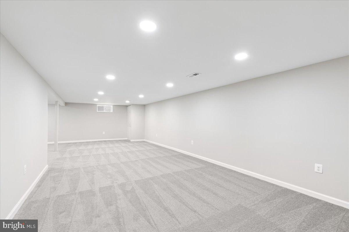 ARUNDEL GARDENS - Residential