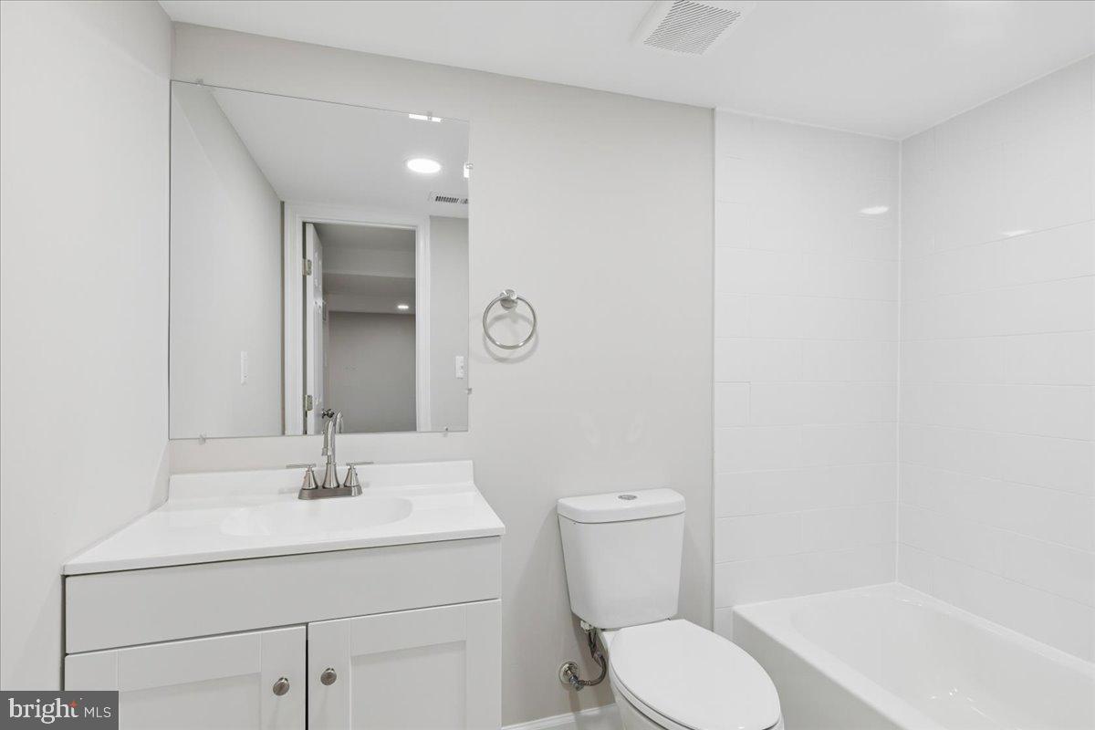 ARUNDEL GARDENS - Residential