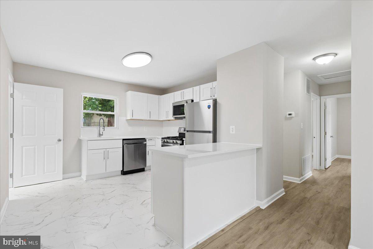 ARUNDEL GARDENS - Residential