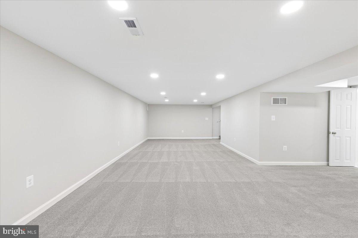 ARUNDEL GARDENS - Residential