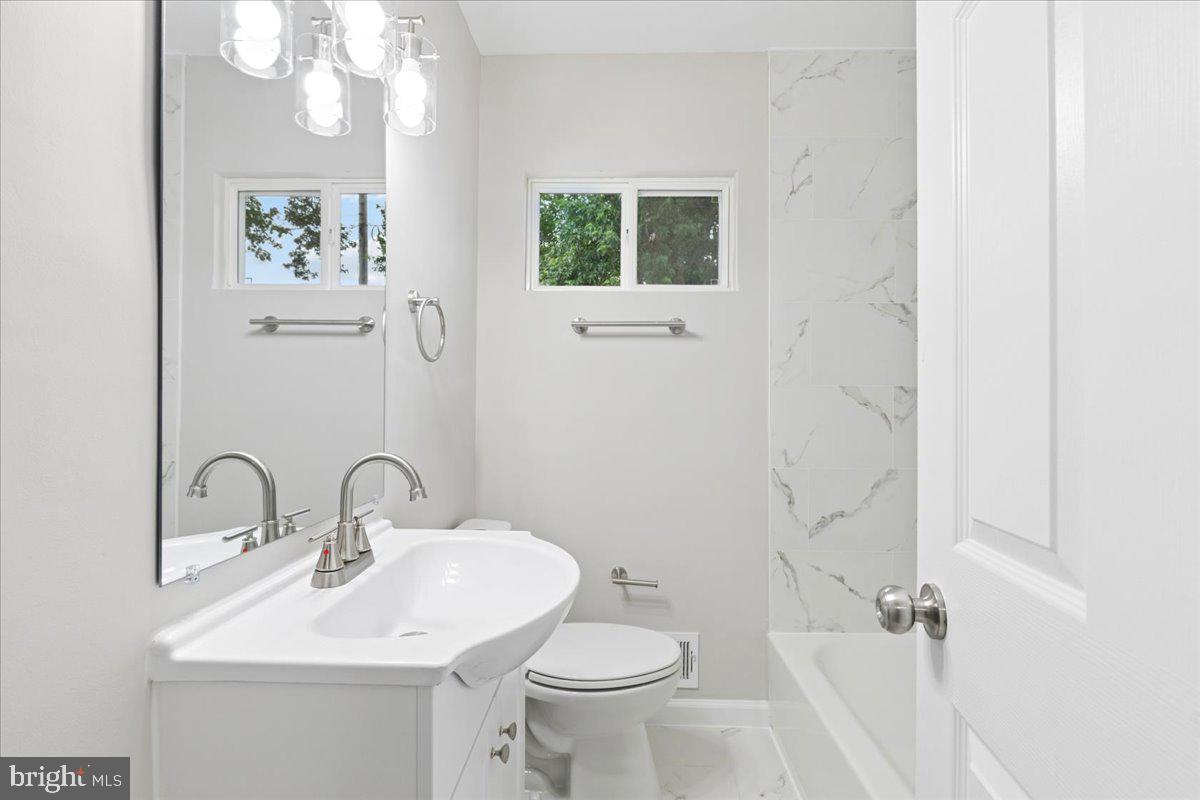 ARUNDEL GARDENS - Residential