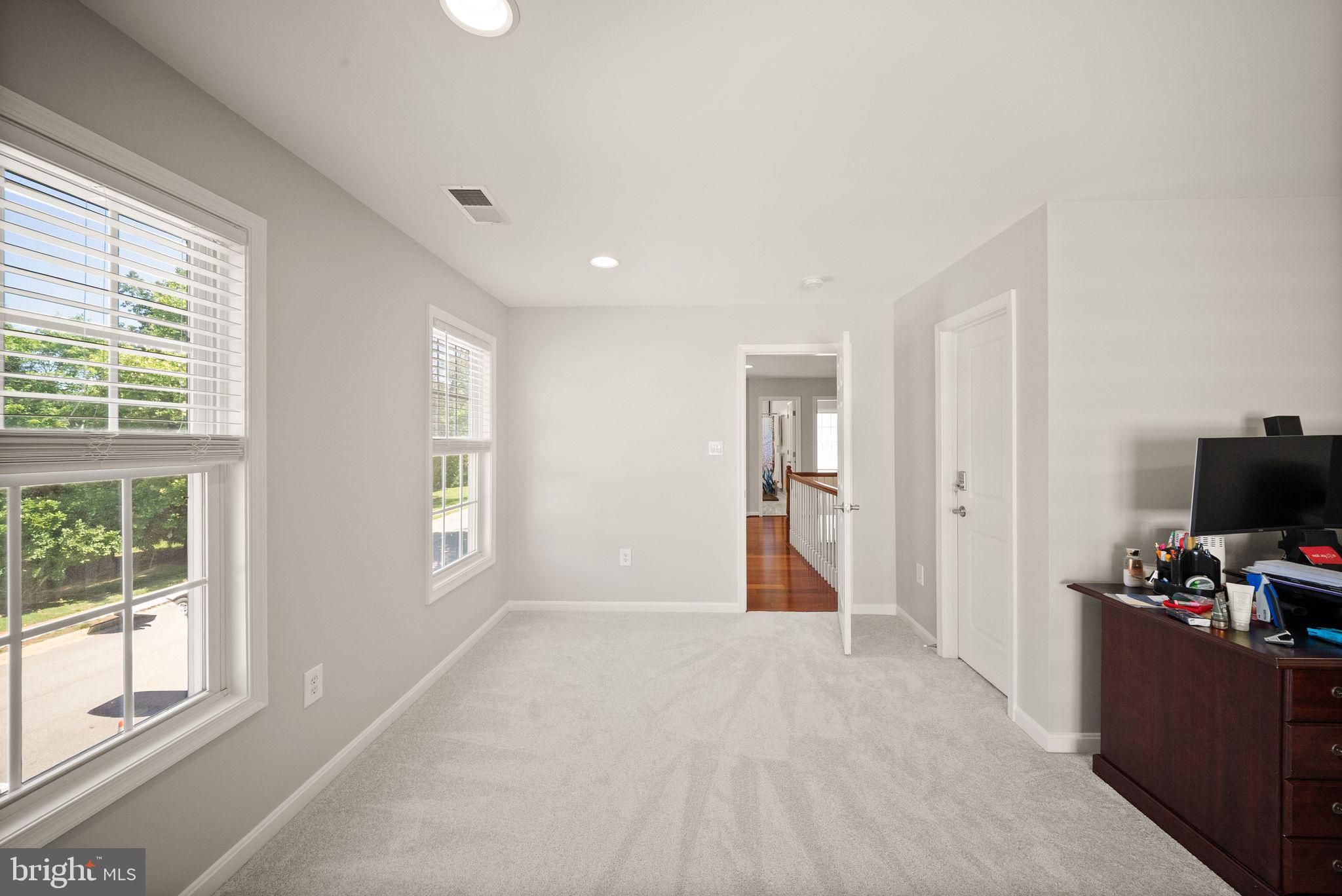 POHICK WOODS - Residential