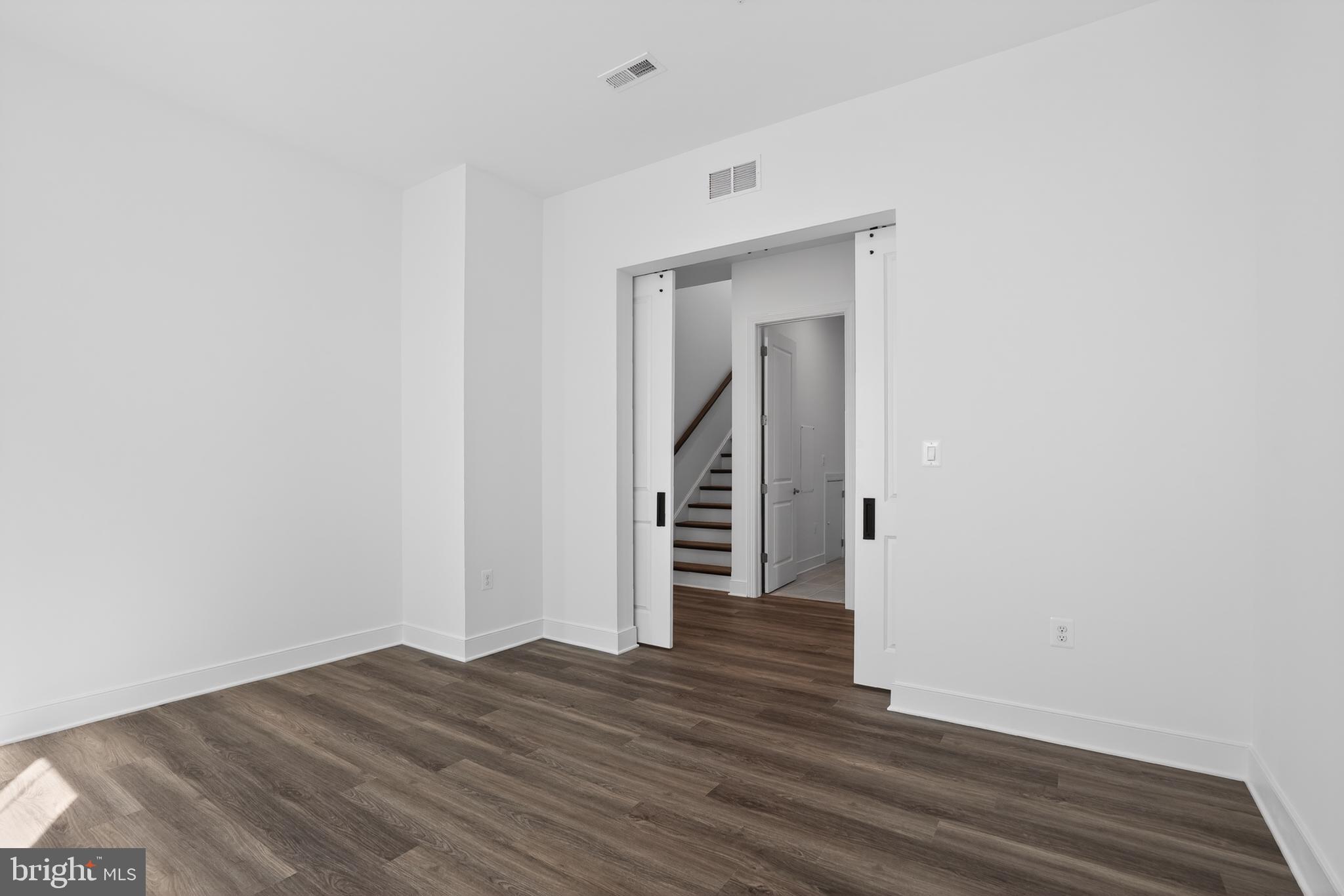 FOUR SEASONS AT KENT ISLAND - Residential